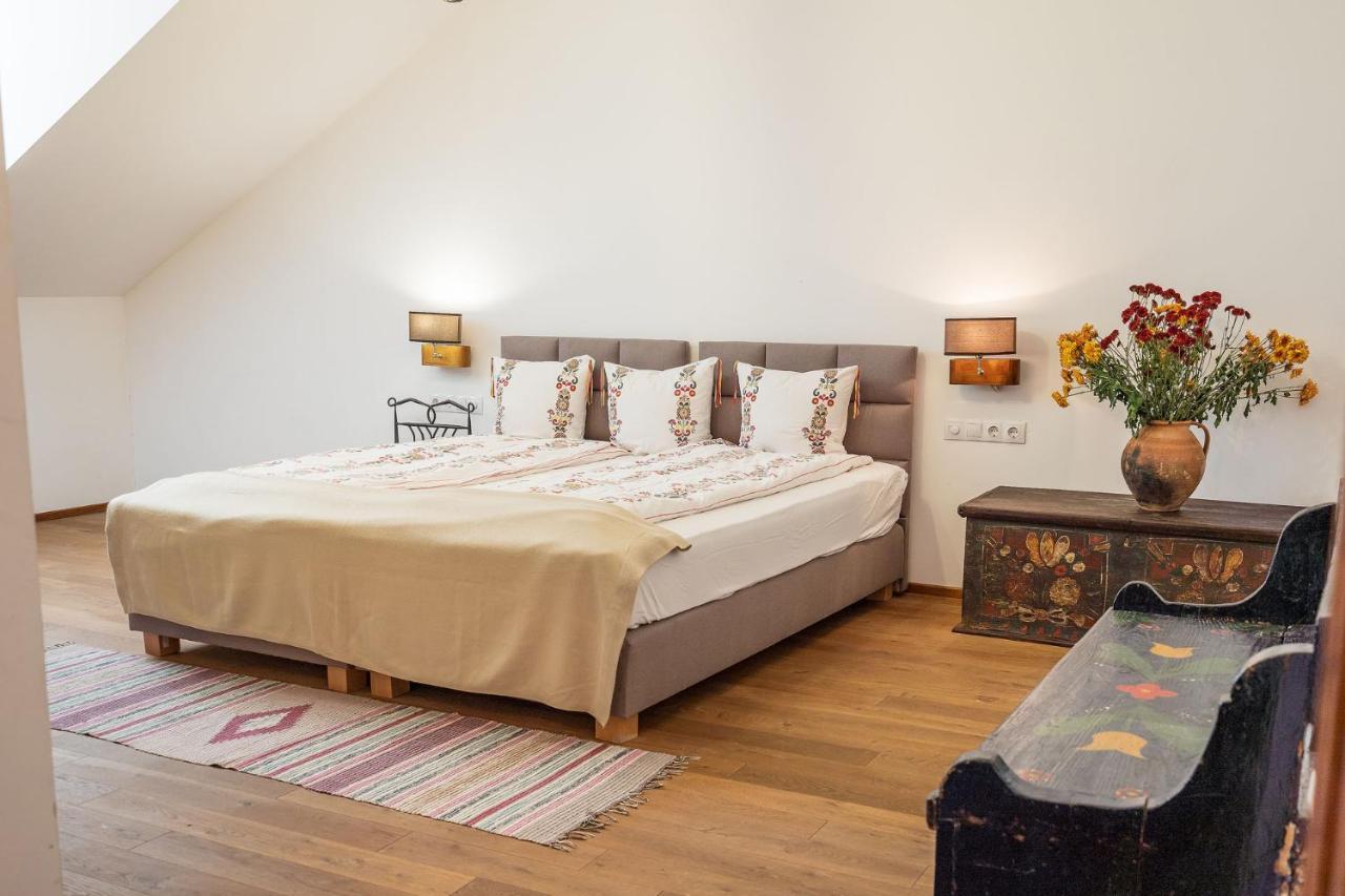Отель Casa Kraus Crit Экстерьер фото