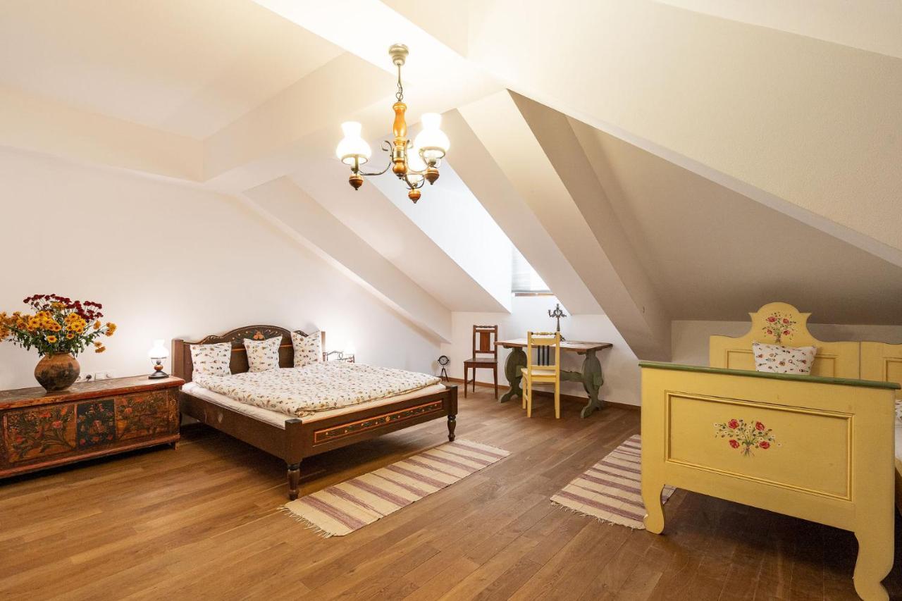 Отель Casa Kraus Crit Экстерьер фото
