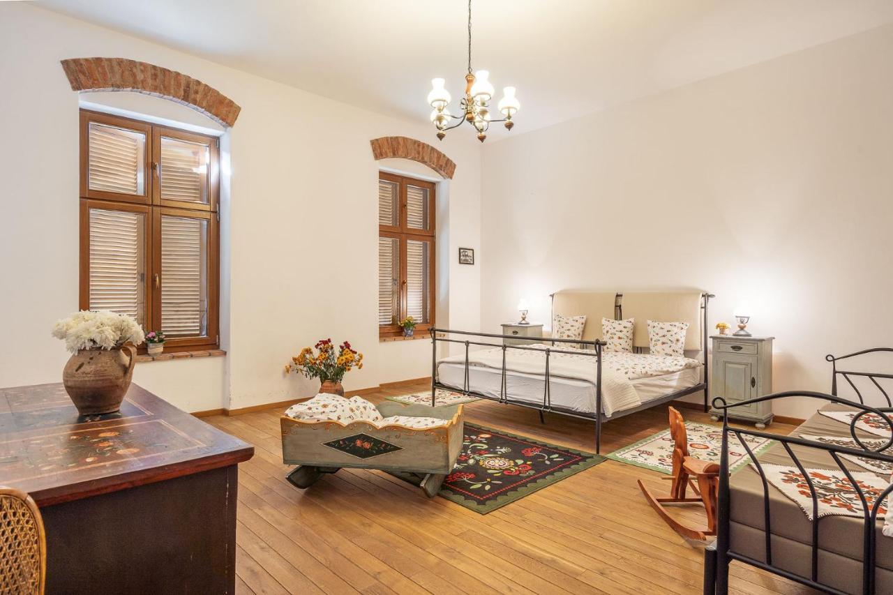 Отель Casa Kraus Crit Экстерьер фото