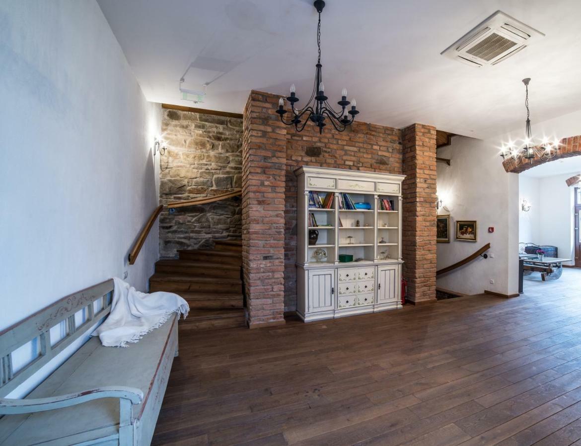 Отель Casa Kraus Crit Экстерьер фото