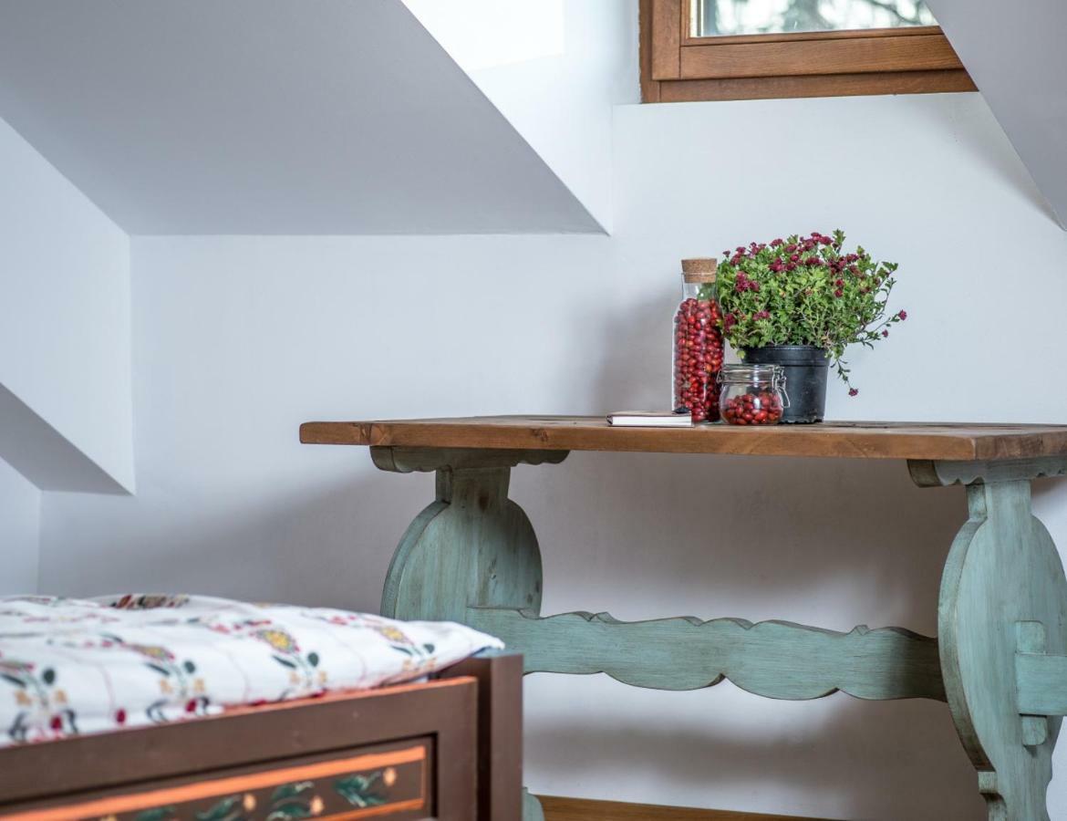 Отель Casa Kraus Crit Экстерьер фото