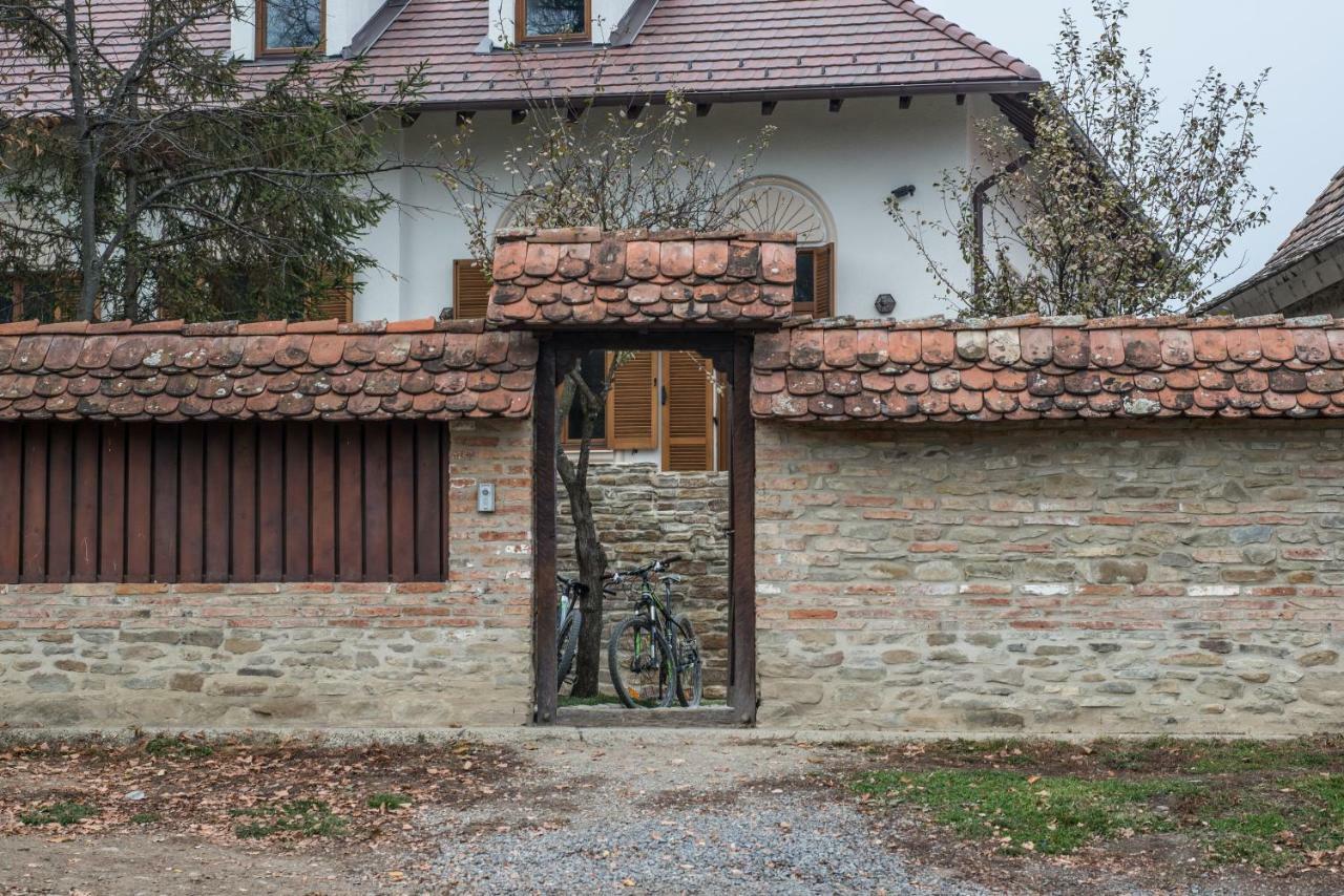 Отель Casa Kraus Crit Экстерьер фото